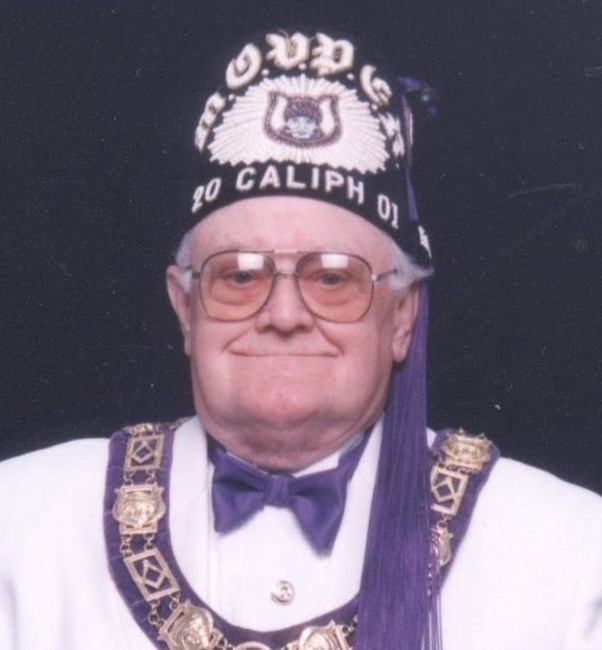 Obituario de Thomas M. Richards