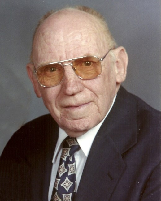 Obituary of Reginald "Red" Larry Lewis