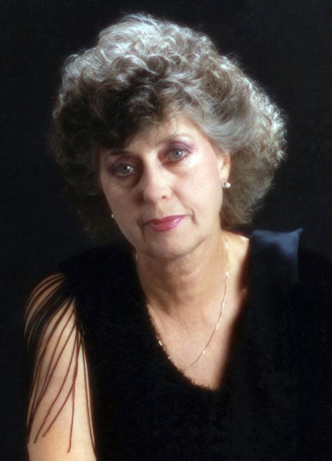 Obituary of Ria Mika