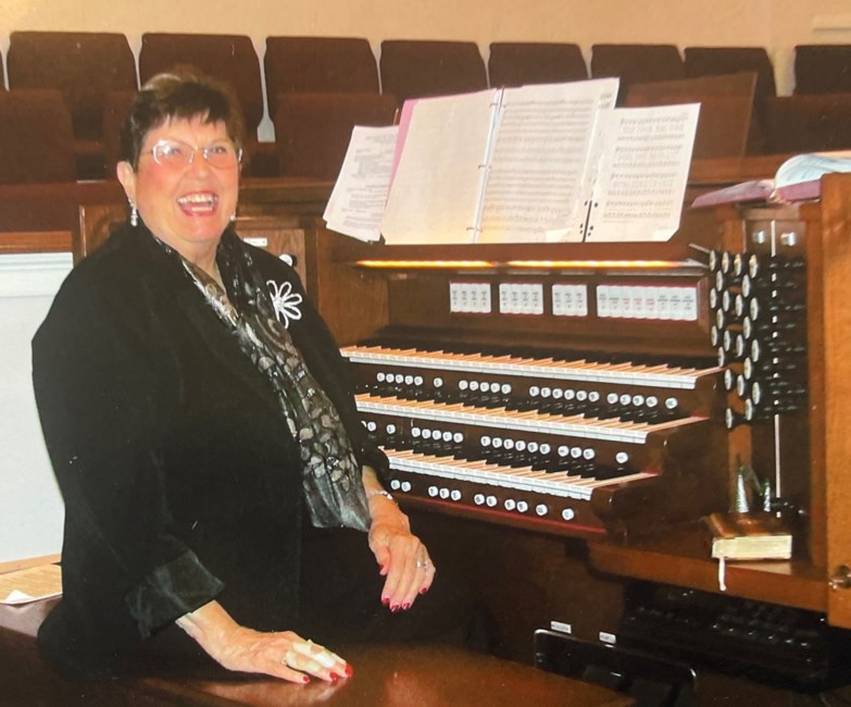 Obituary of Carolyn Walker