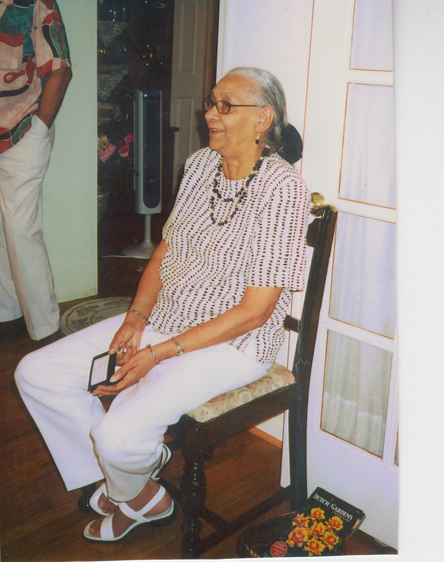 Obituary of Gladys V. Powell