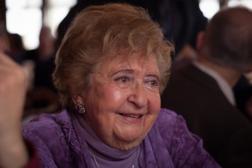 Obituary of Helen B Oxenberg
