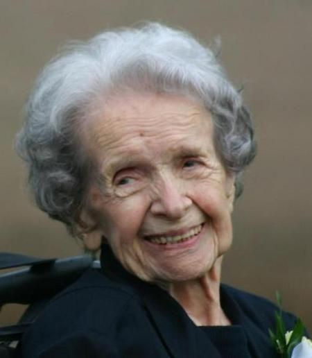Obituary of Lillian Munson McCavick Bruins