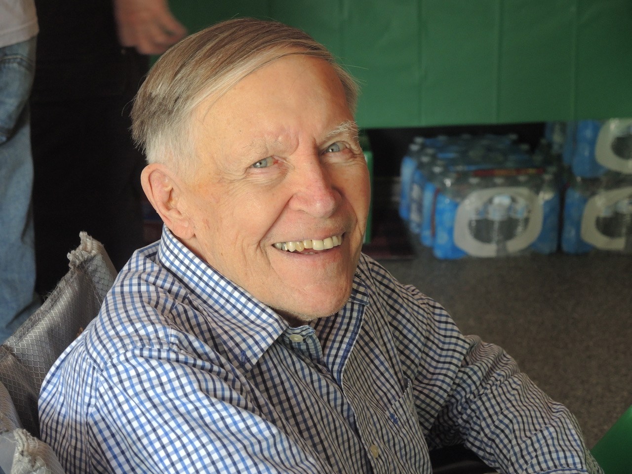 Obituary of Russell V. Olson Jr.