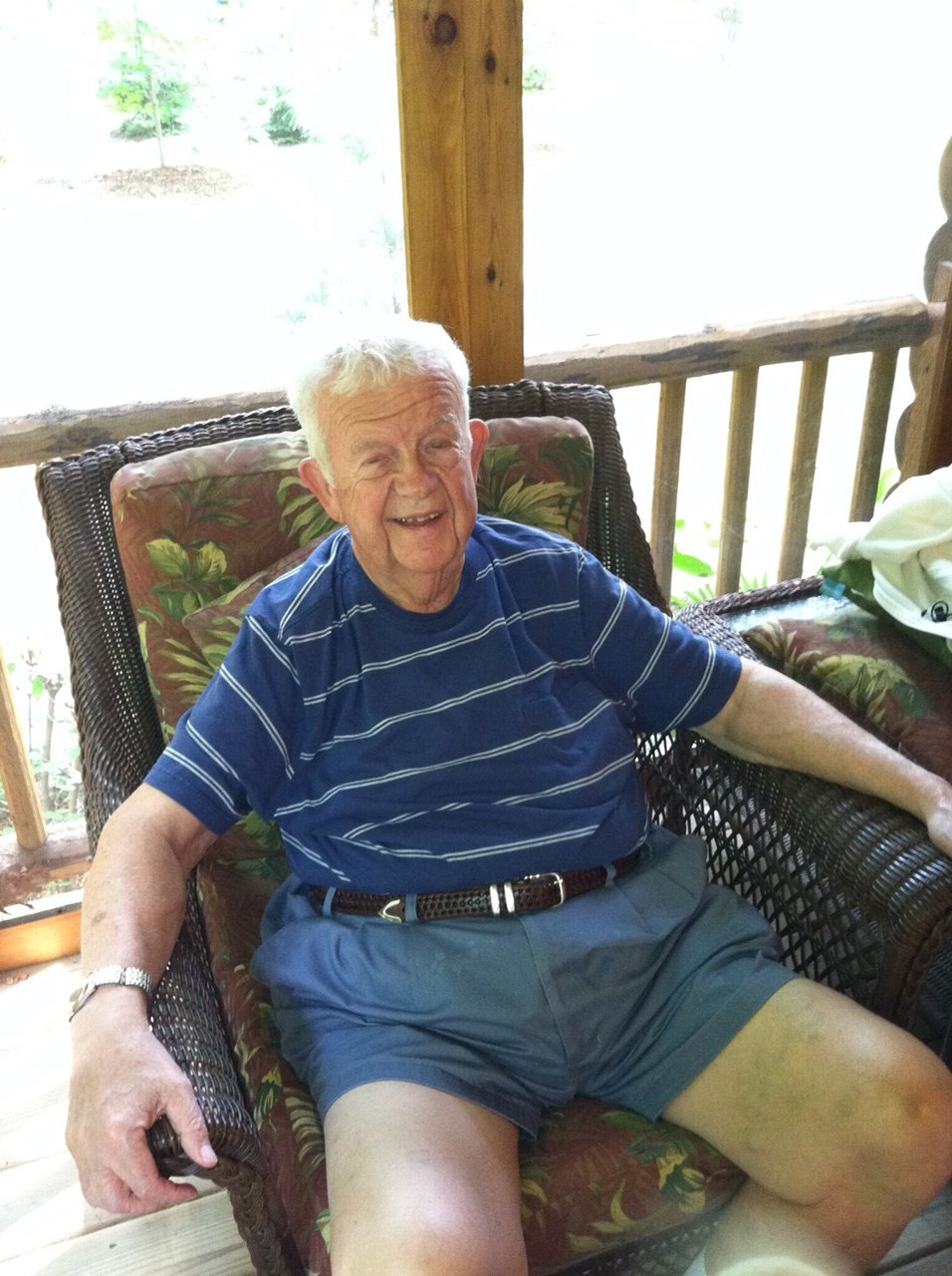 Obituary of Francis "Frank" Reynolds