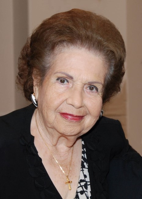 Obituary of Julieta De Hoyos