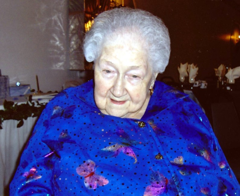 Obituario de Ruth Winnifred Henry