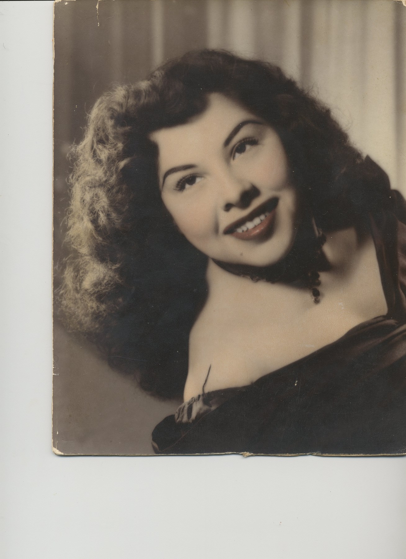 Obituary of Gloria D. Tavera