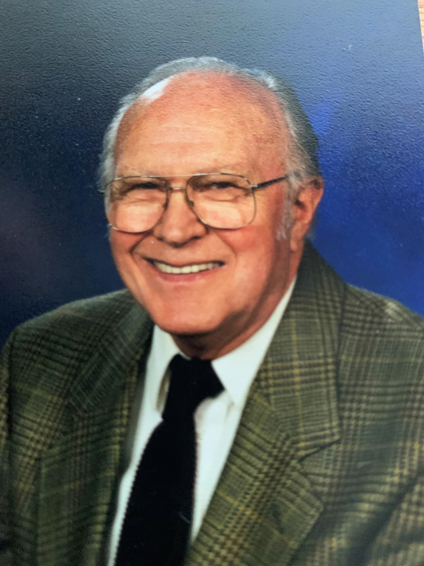 Obituary of Ray Van Dusen Arnold