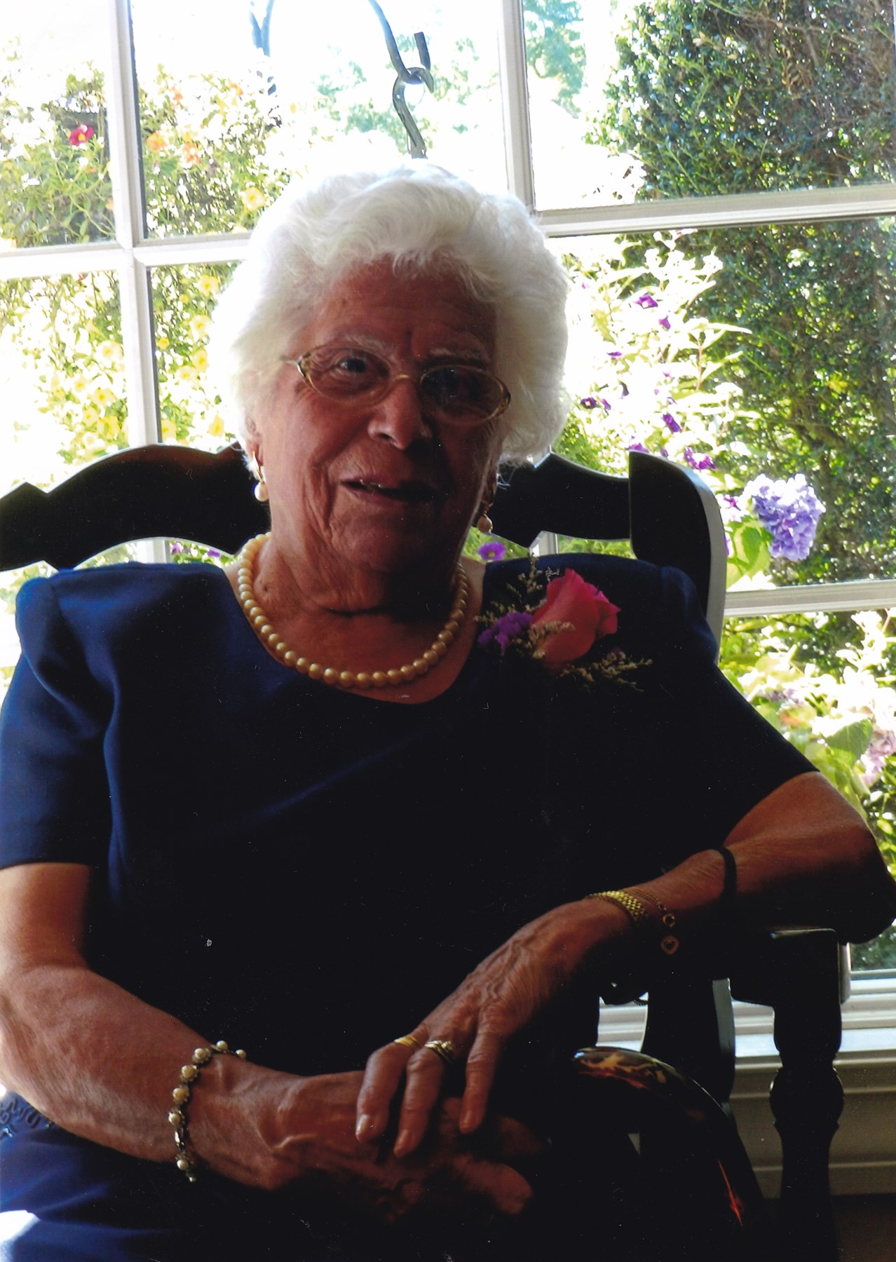 Obituary of Maria G Lopes