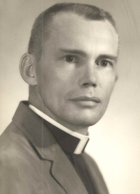 Obituario de The Very Reverend David M. Webb D.D.