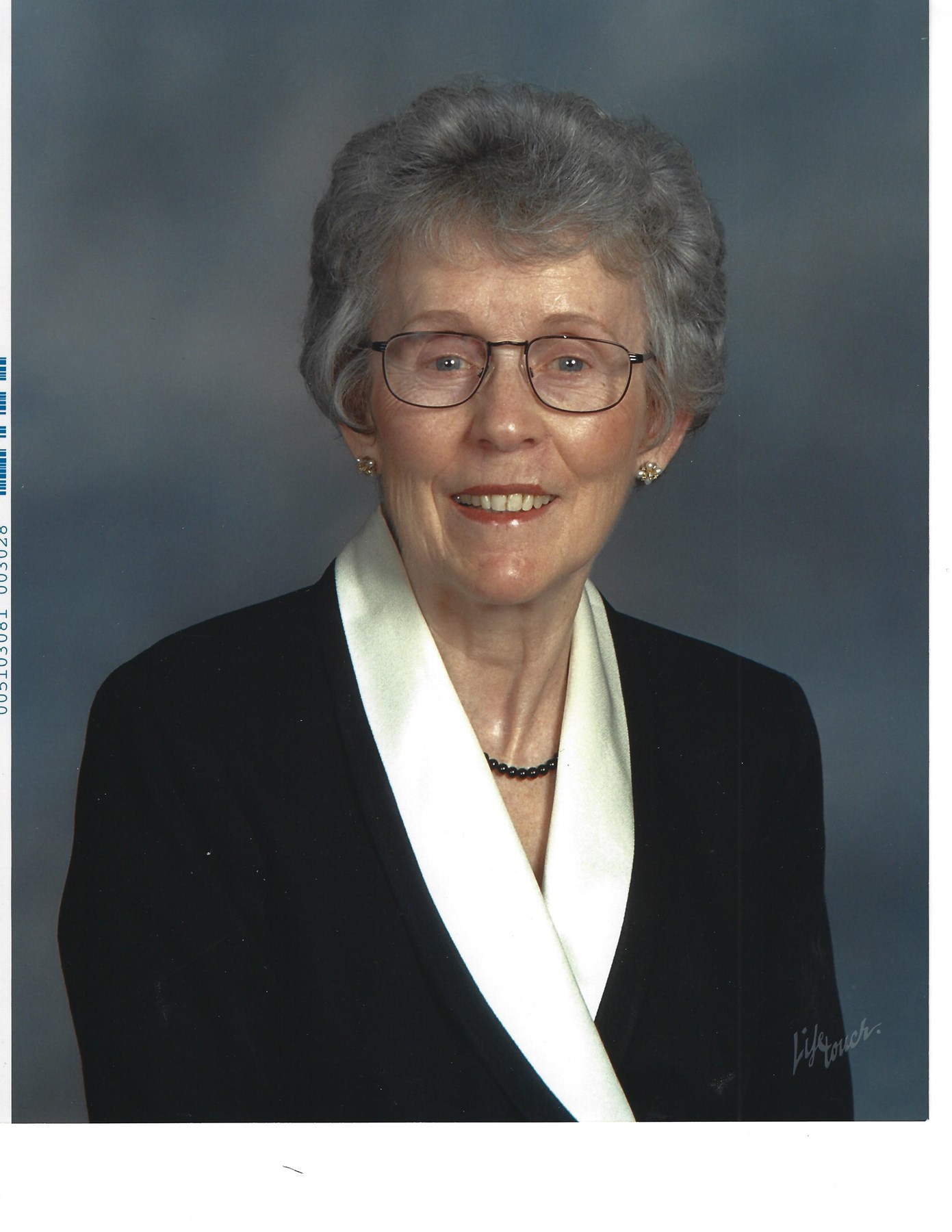 Obituary of Lois Moudy Hampson