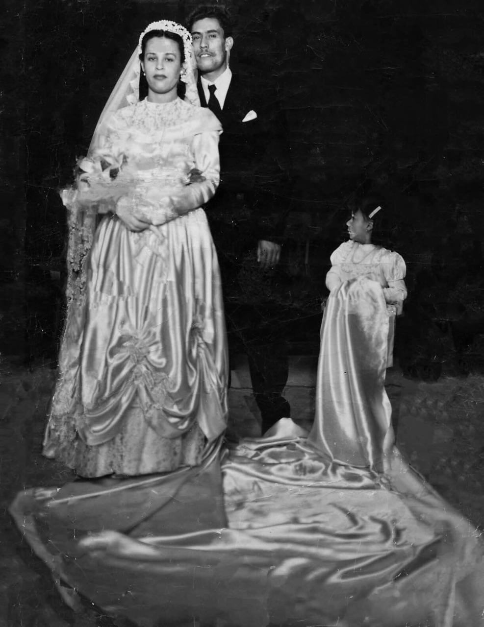 Obituary of Esther Siqueiros De Quiroz