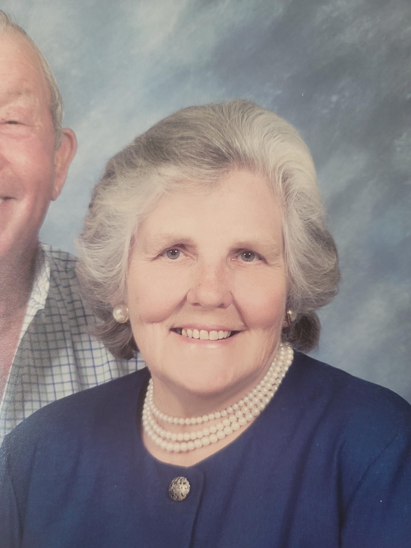 Obituary of Lois Burkett