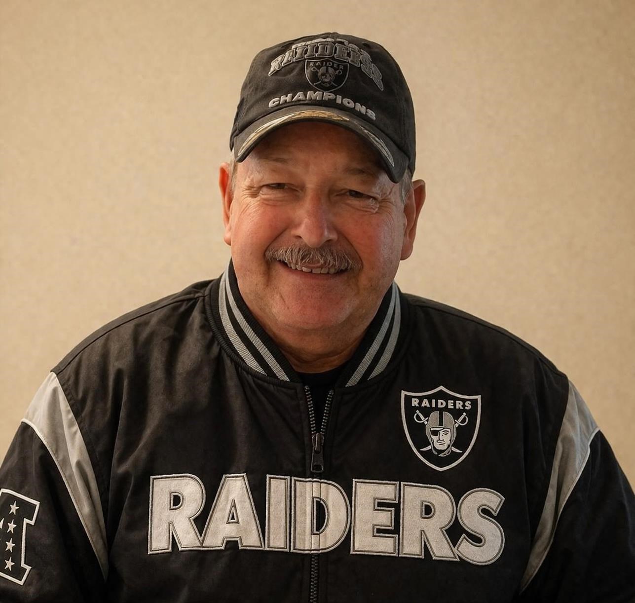 Obituary of Mike Luna Gamboa