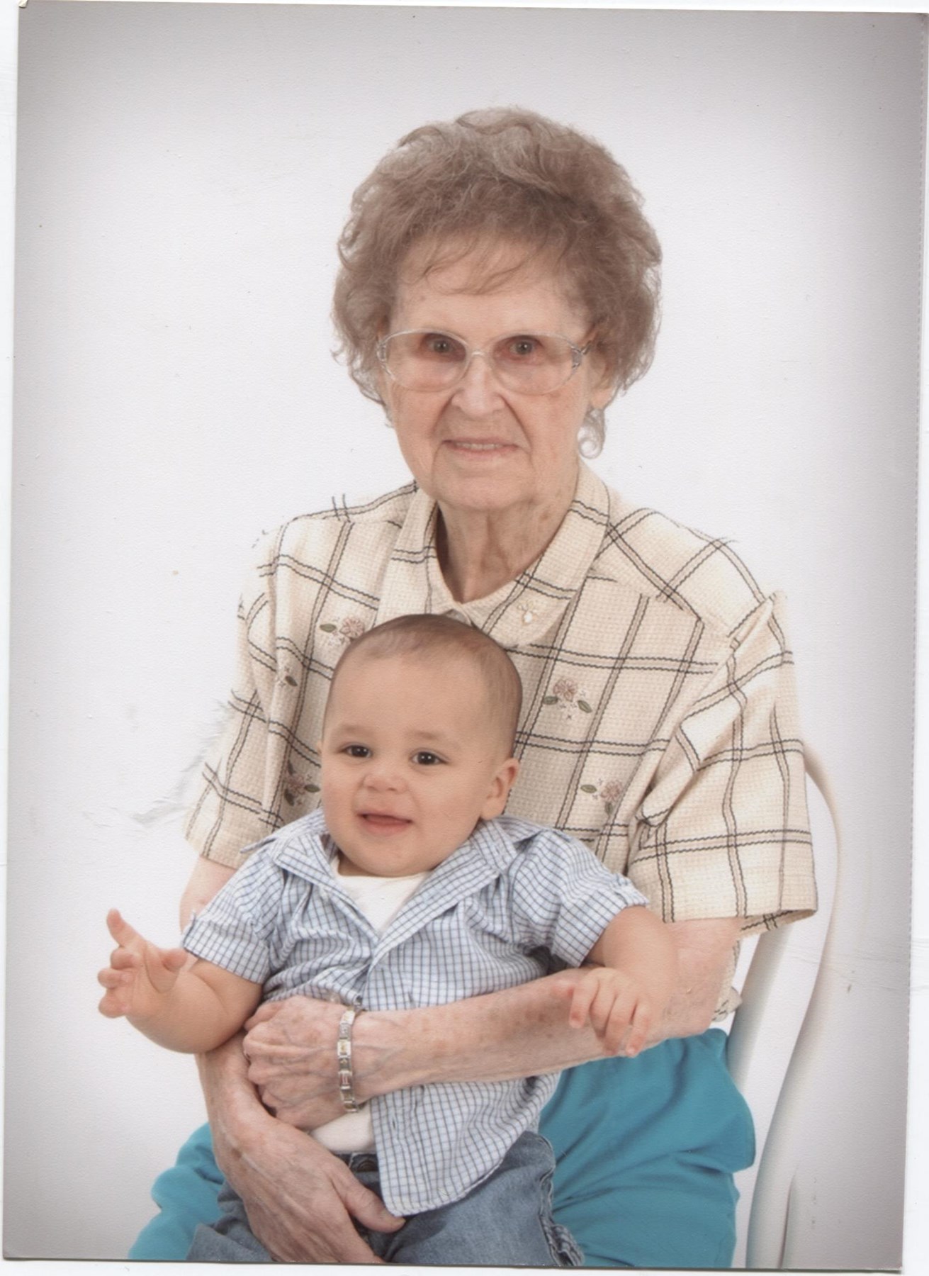 Obituary of Gladys M. Knight