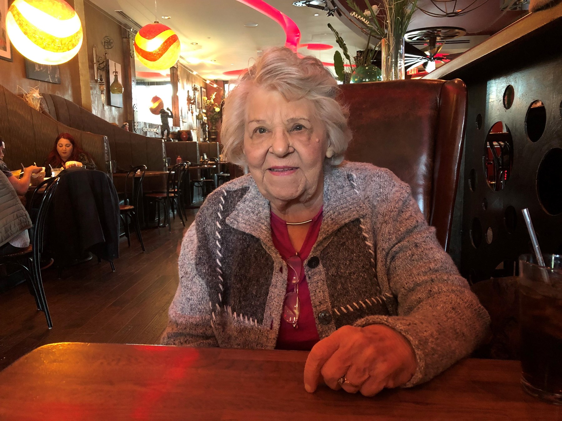 Obituario de Angele Marthe Young