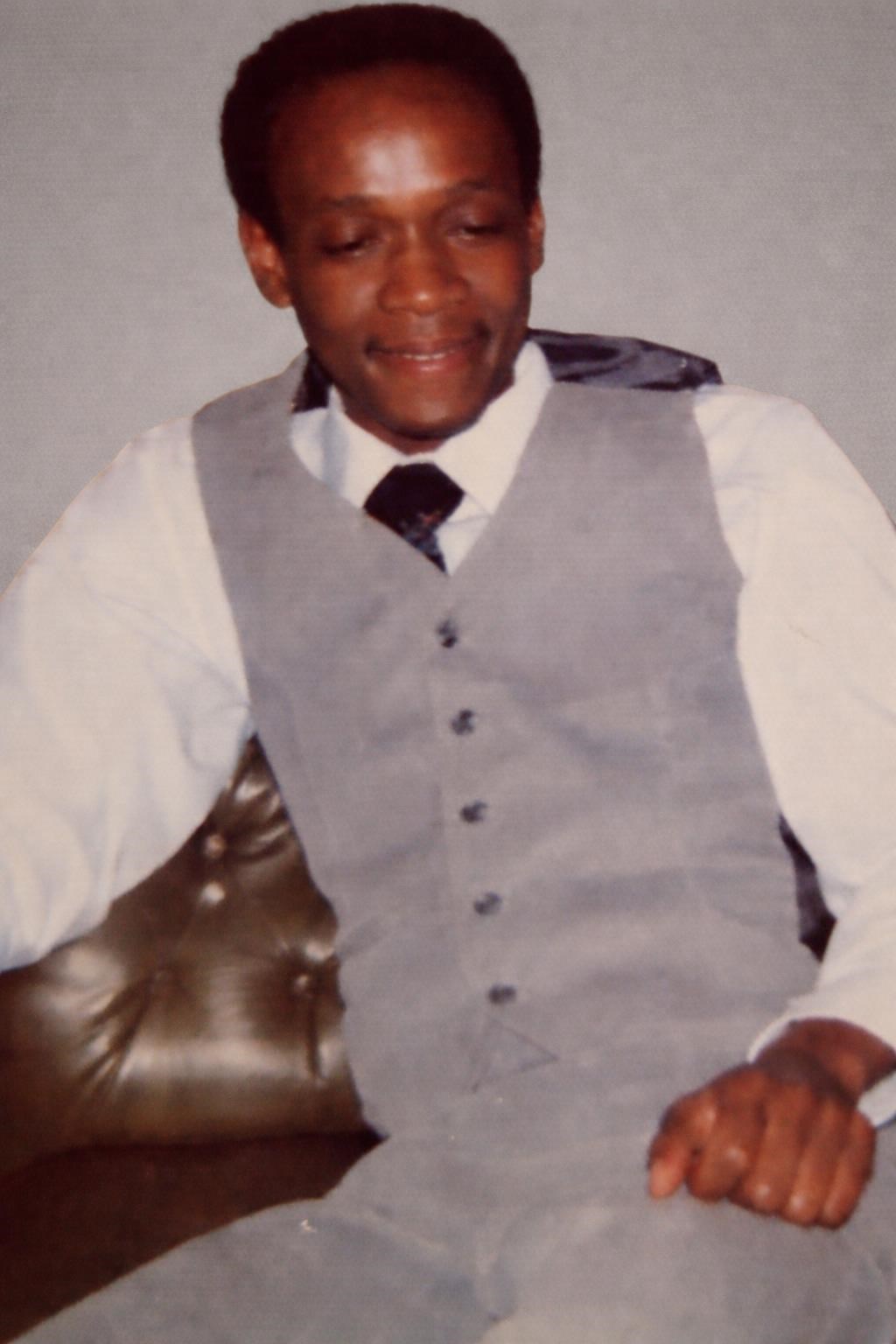 Obituario de Lawrence Gregory Jackson