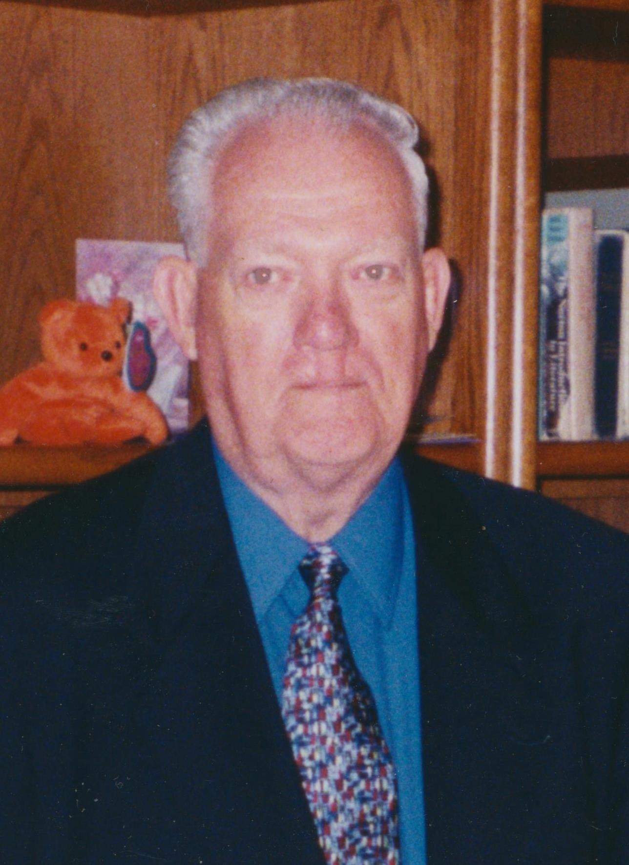 Obituary of Douglas Holloman