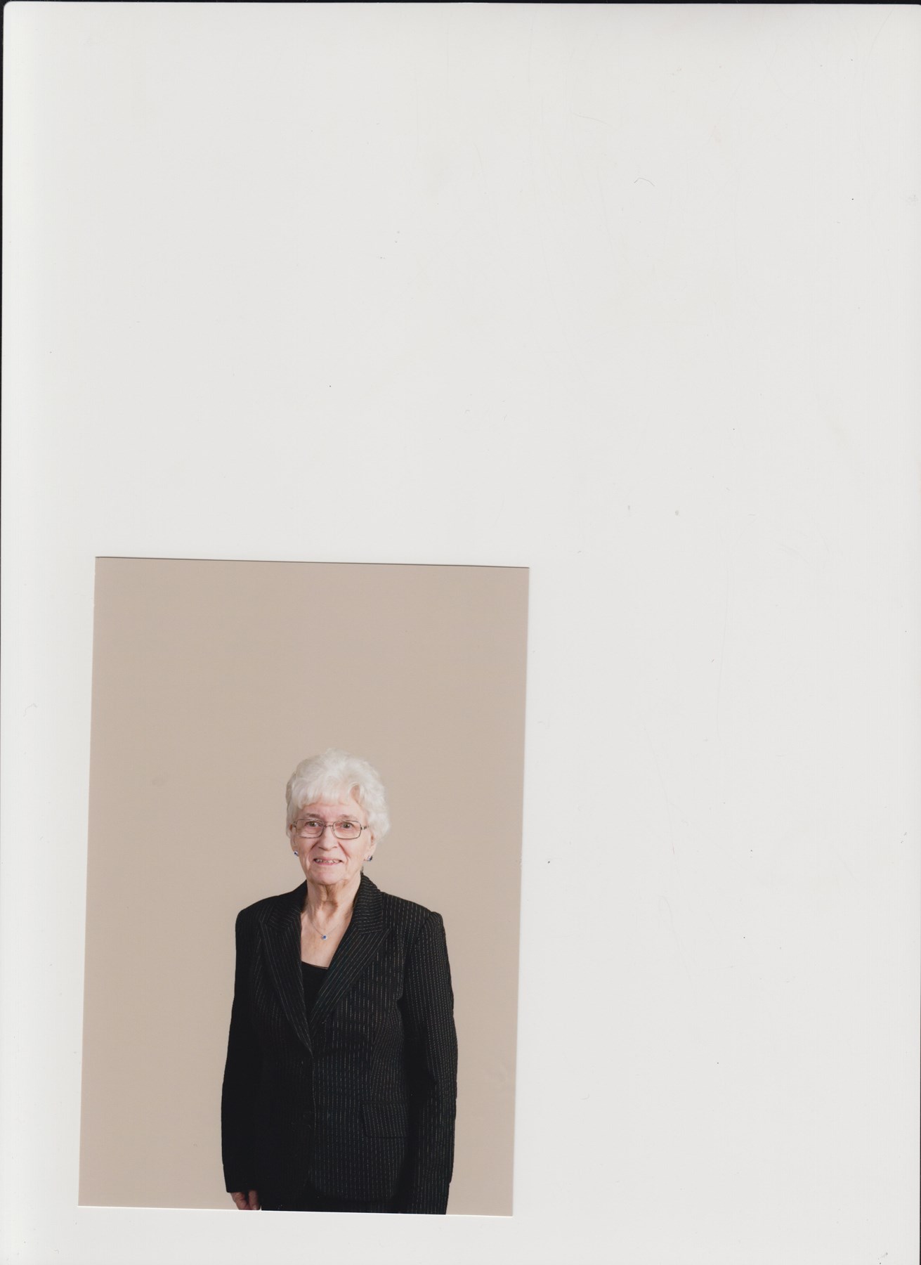 Obituary of Mary Iris Holowaty