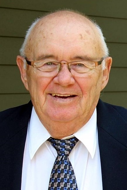 Obituary of Howard J. Everett