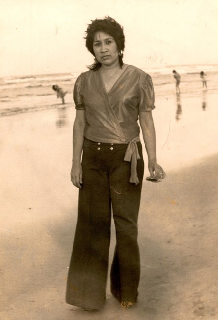 Obituary of Alicia Paredes