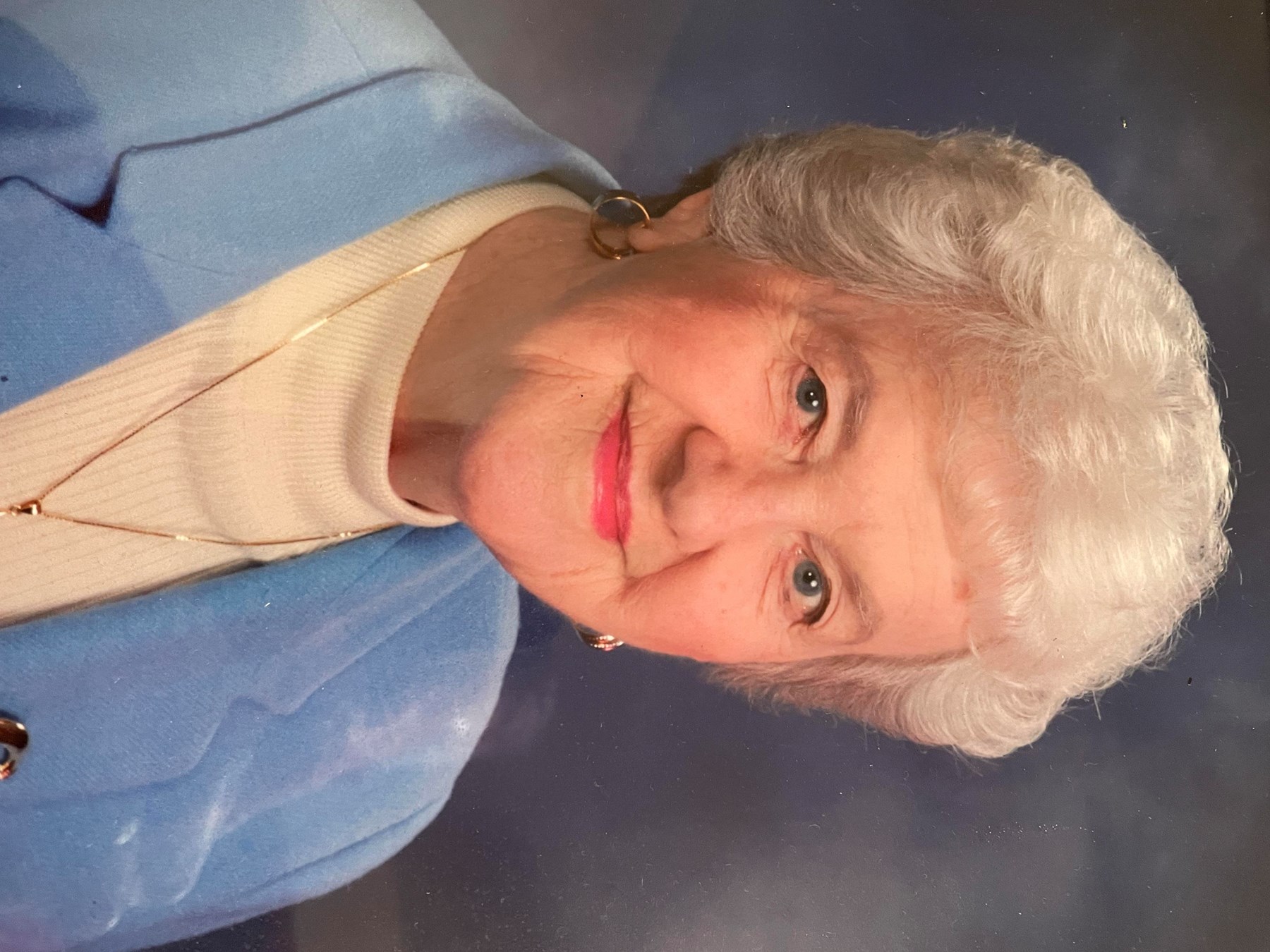 Obituary of Lucille E. Overton