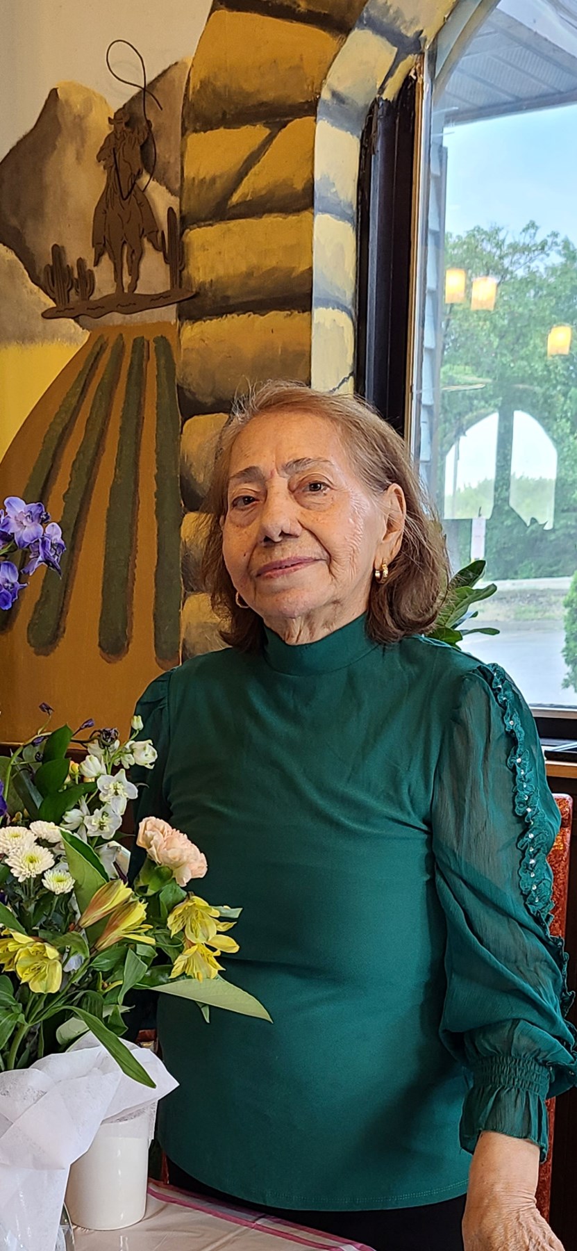 Obituary of Maria Barrientos de Mayen
