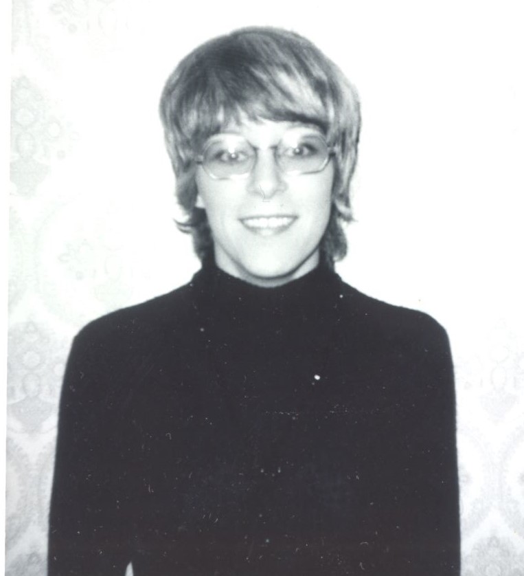 Obituary of Lauri Sue Tucker