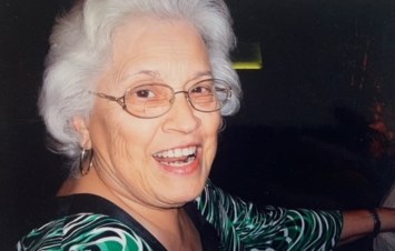 Obituary of Leonor De Angelis