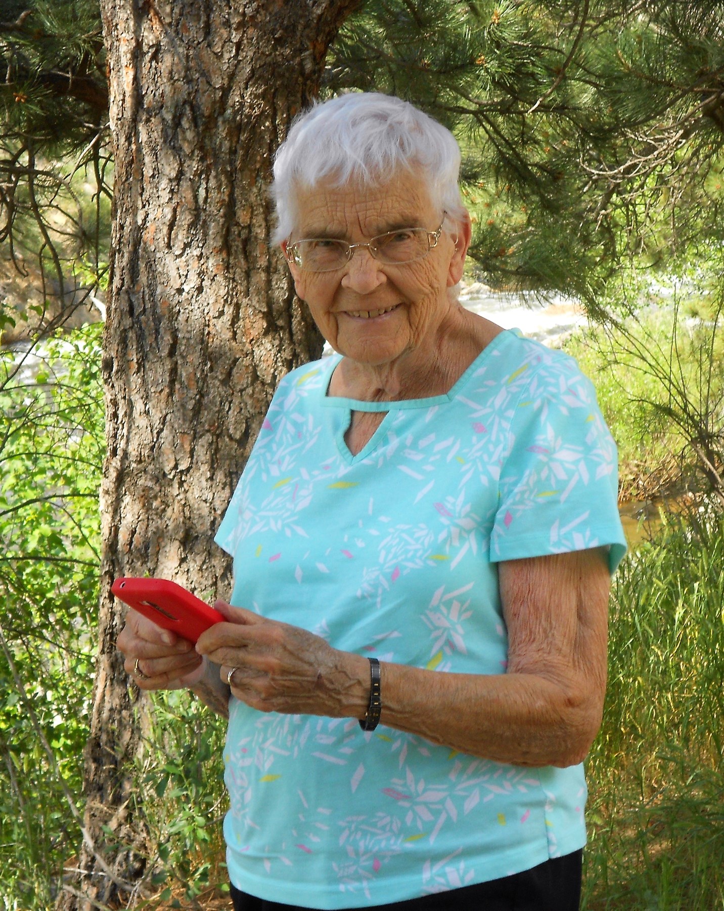 Obituario de Mrs. Marion E Barner