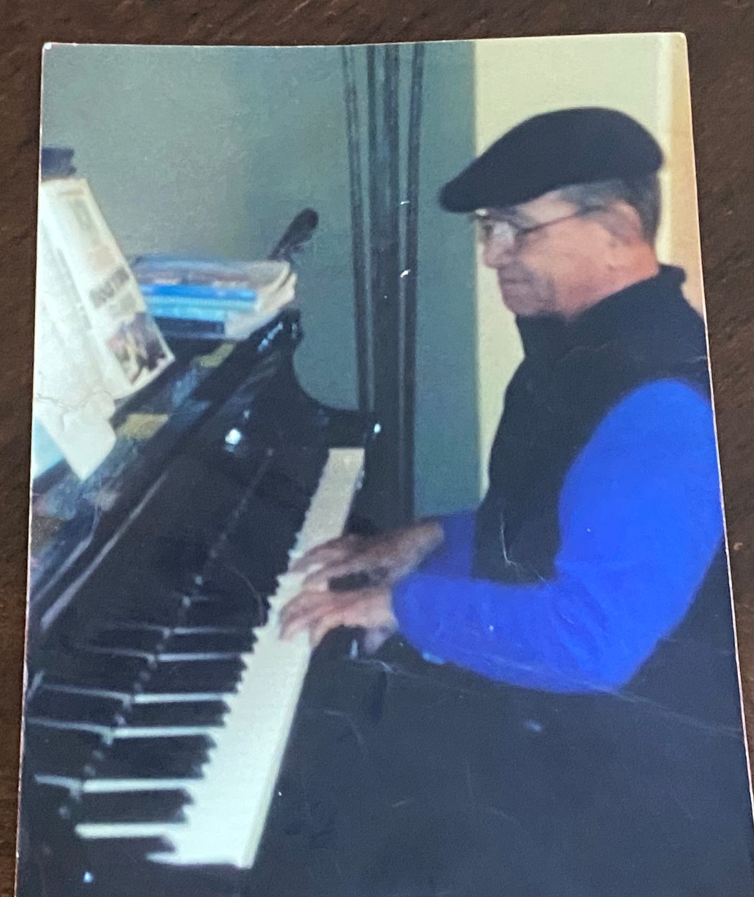 Obituary of Lorenzo Vela De La Garza